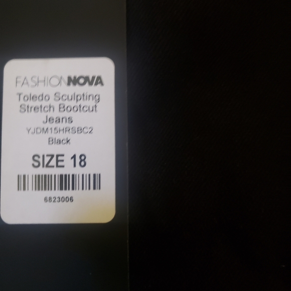 NWT Toledo Sculpting Stretch Jeans - Picture 2 of 3